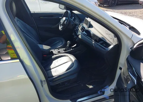 2018 BMW X1 xDrive28I z USA, uszkodzony, nr VIN WBXHT3C34J5F89162